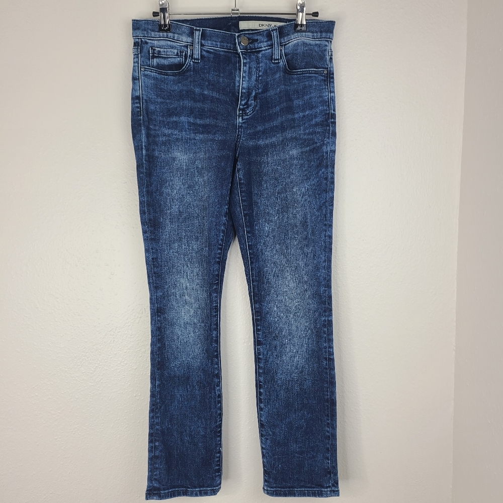 Dkny Jeans Straight Leg Blue Wash Five Pocket Zip Fly Size 4